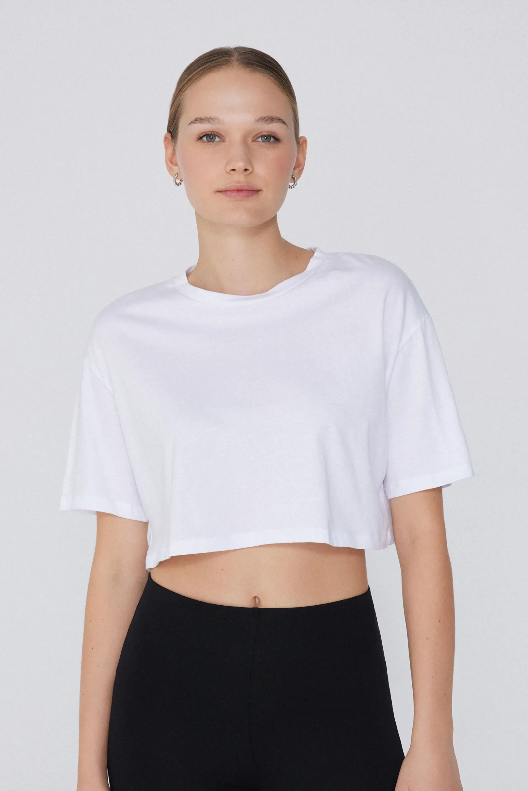 Boxy Crewneck Cropped Cotton T-Shirt - Short-Sleeved Tops - Women | Tezenis