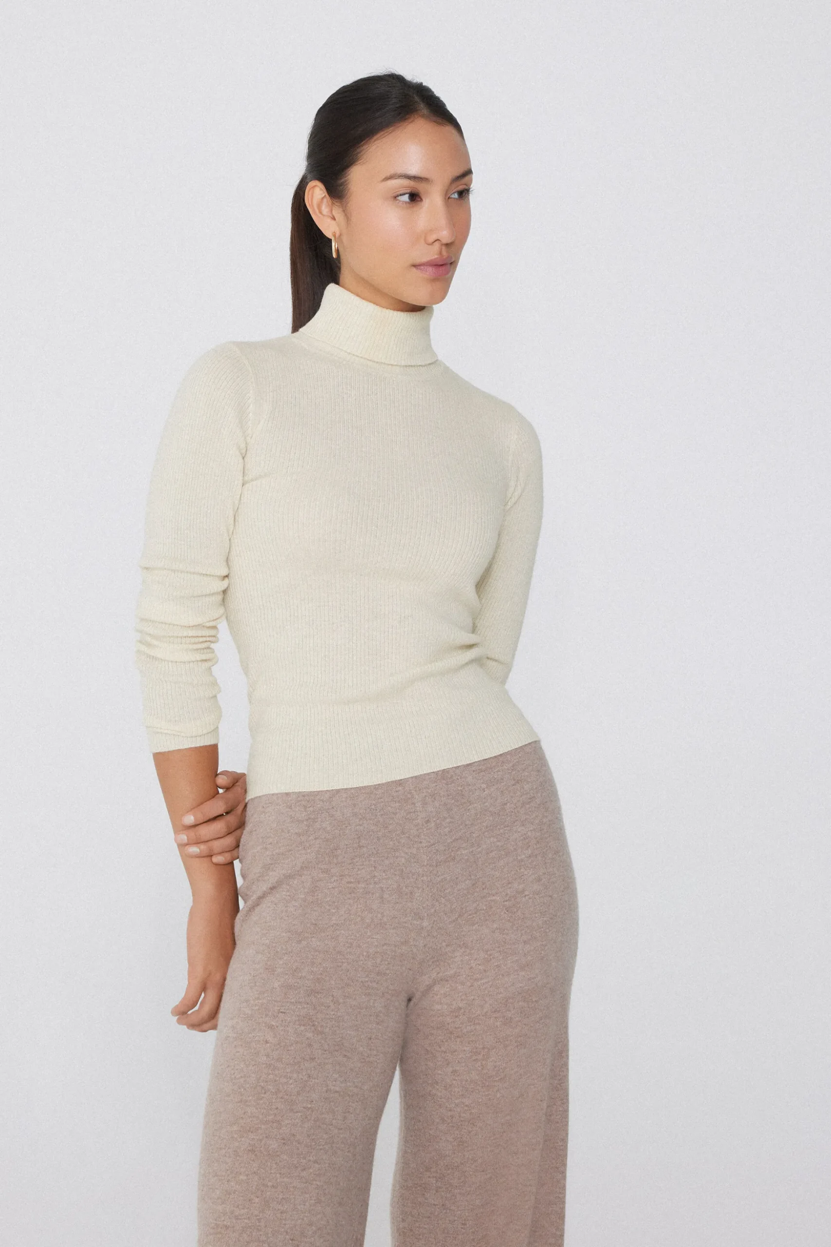 Long-Sleeved Ribbed Wool Turtleneck Sweater - Cardigans And Sweaters - Women | Tezenis