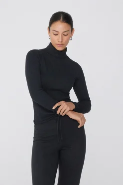Long-Sleeved Ribbed Wool Turtleneck Sweater - Cardigans And Sweaters - Women | Tezenis