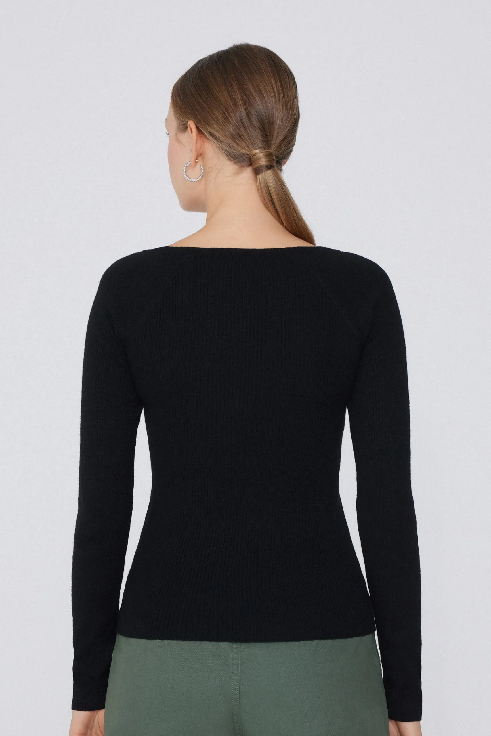 Long-Sleeved Ribbed Wool V-Neck Sweater - Cardigans And Sweaters - Women | Tezenis