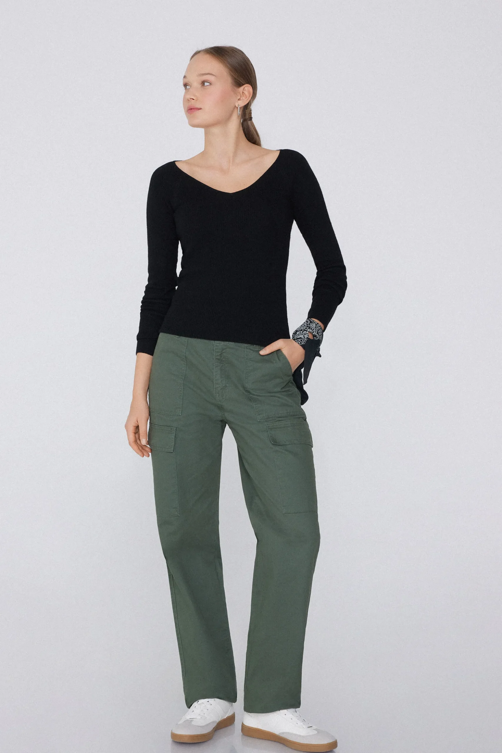 Long-Sleeved Ribbed Wool V-Neck Sweater - Cardigans And Sweaters - Women | Tezenis