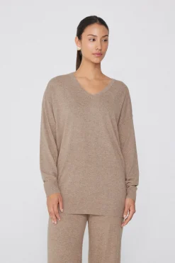 Long-Sleeved Wool V-Neck Sweater - Cardigans And Sweaters - Women | Tezenis