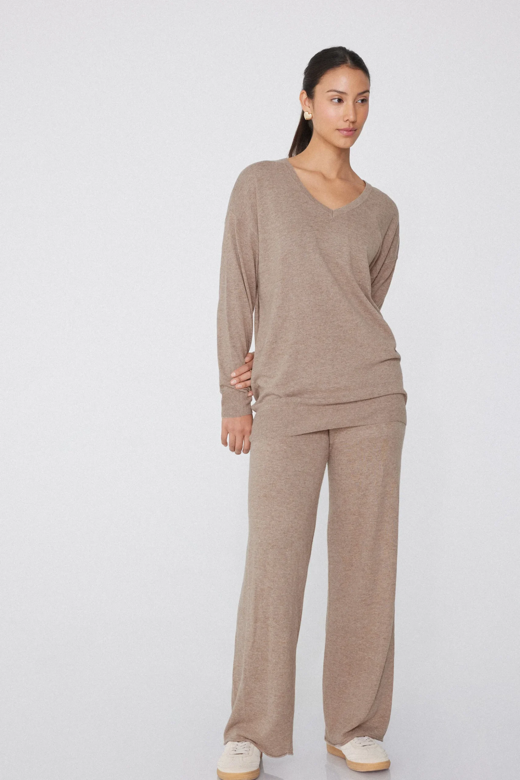 Long-Sleeved Wool V-Neck Sweater - Cardigans And Sweaters - Women | Tezenis