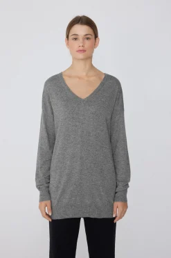 Long-Sleeved Wool V-Neck Sweater - Cardigans And Sweaters - Women | Tezenis