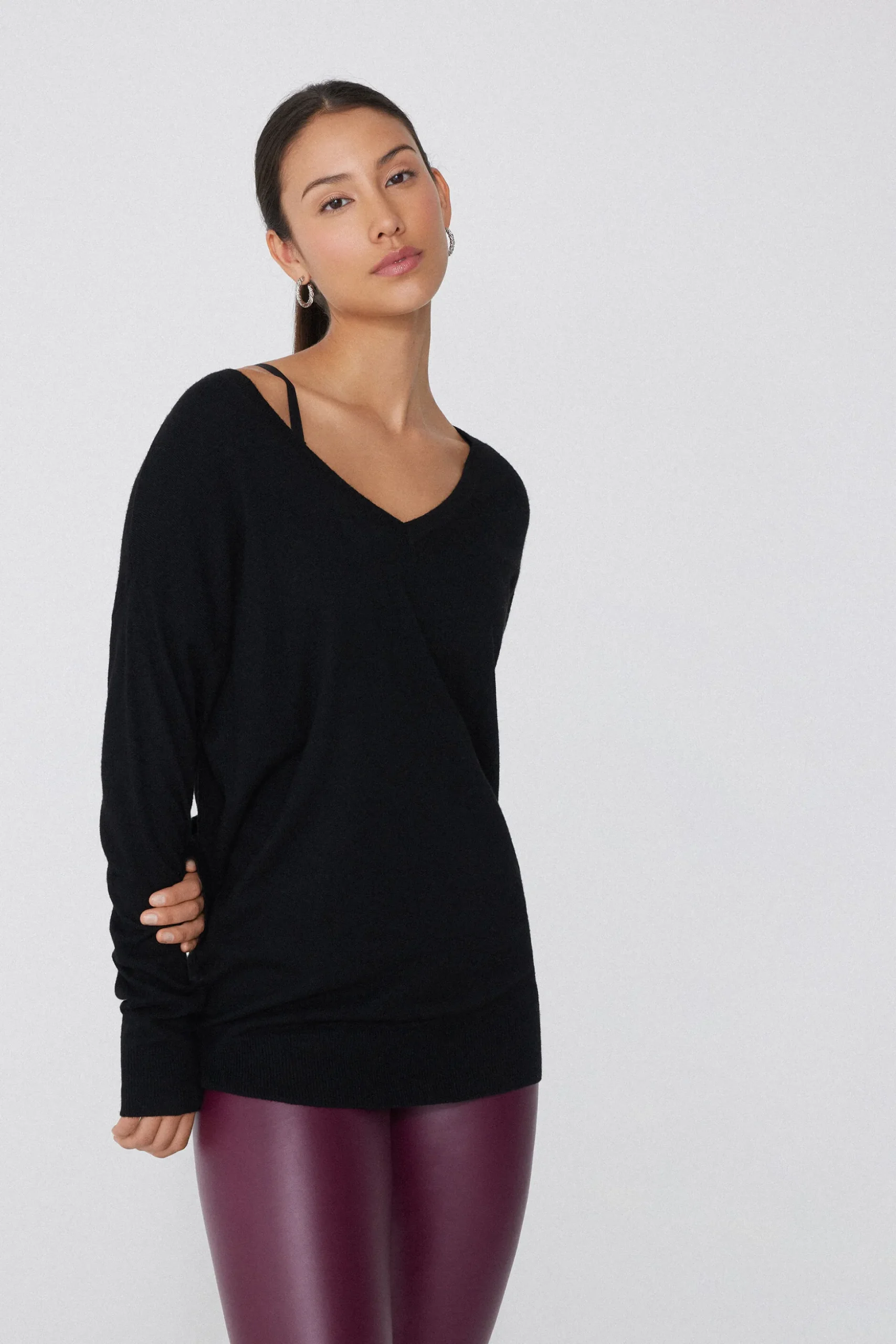Long-Sleeved Wool V-Neck Sweater - Cardigans And Sweaters - Women | Tezenis