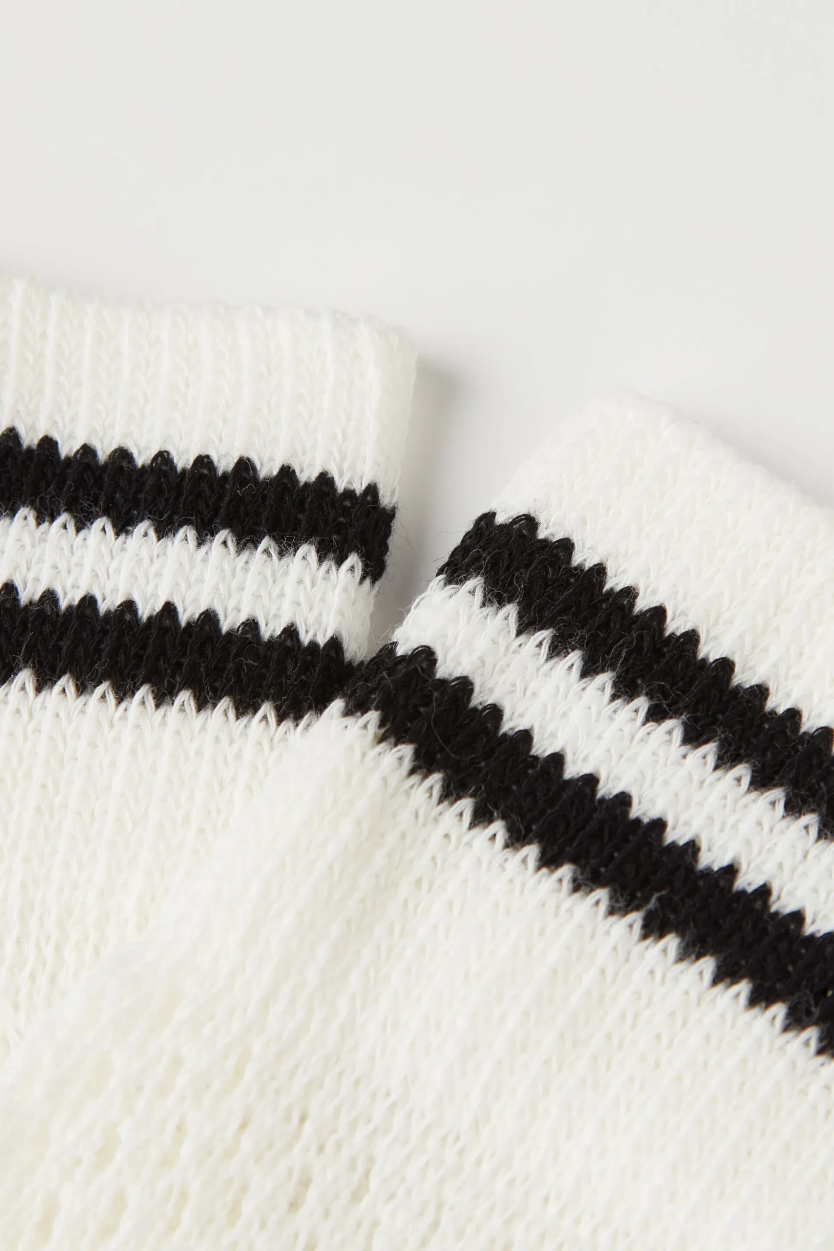 Patterned Openwork Crew Socks - Socks - Women | Tezenis