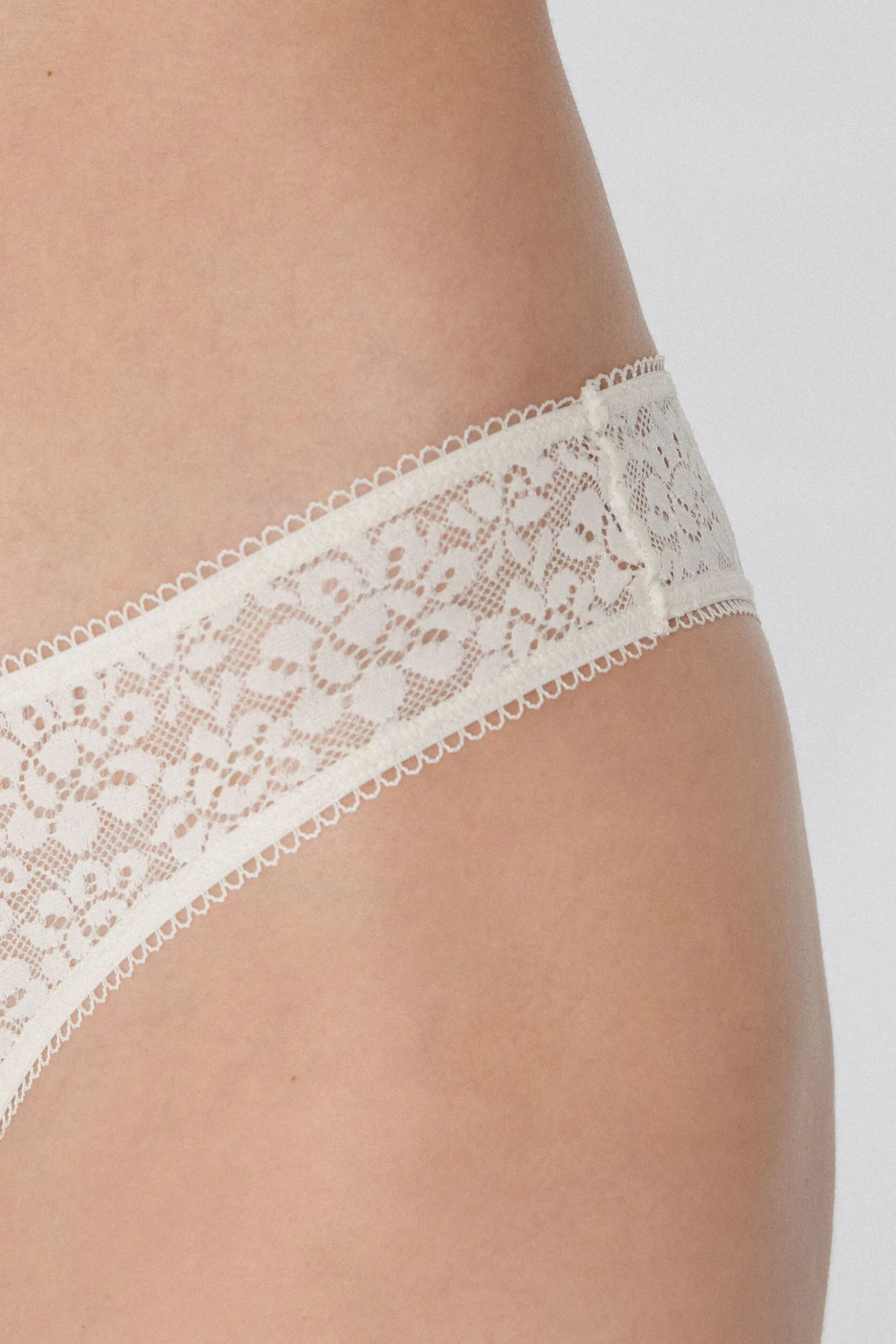 Recycled Lace Brazilian Panties - Cheeky Briefs - Women | Tezenis