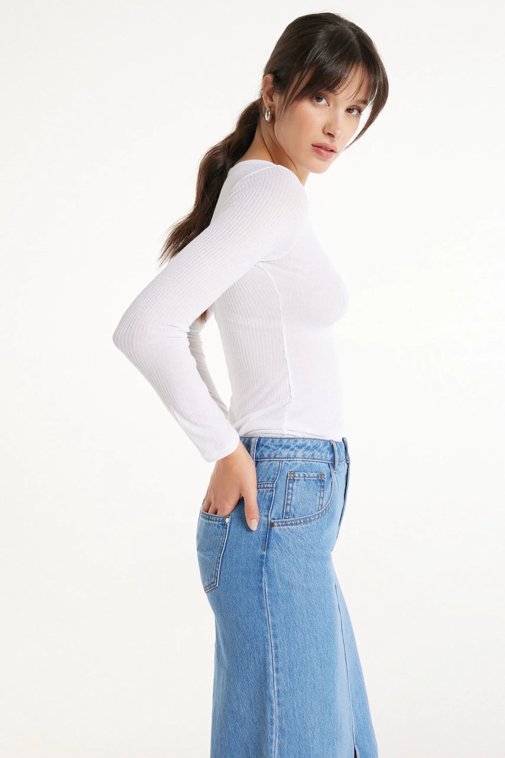Ultra-Lightweight Long-Sleeved Ribbed Viscose Boat-Neck Top - Long-Sleeved Tops - Women | Tezenis