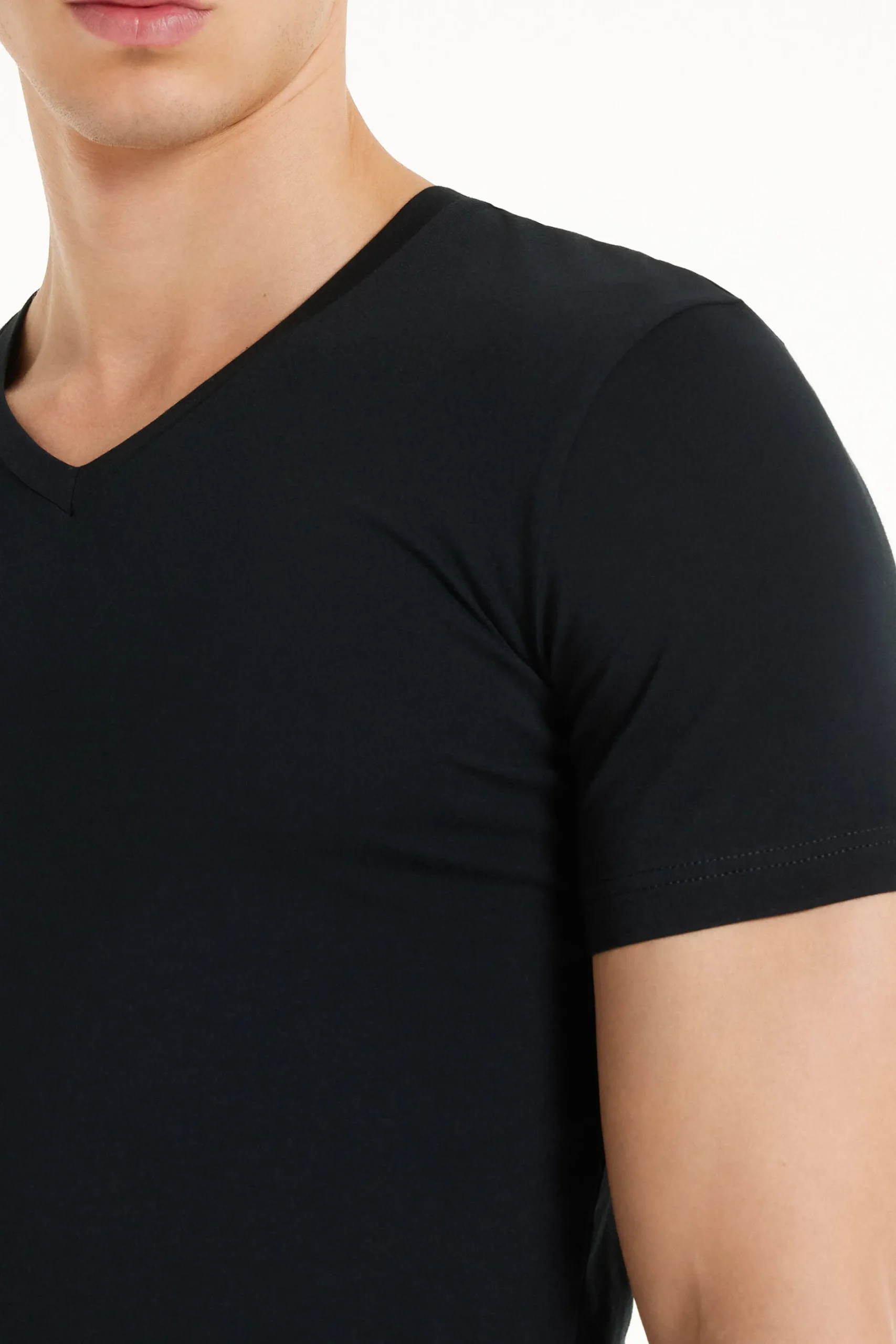 V-Neck Stretch-Cotton T-Shirt - T-Shirts - Men | Tezenis